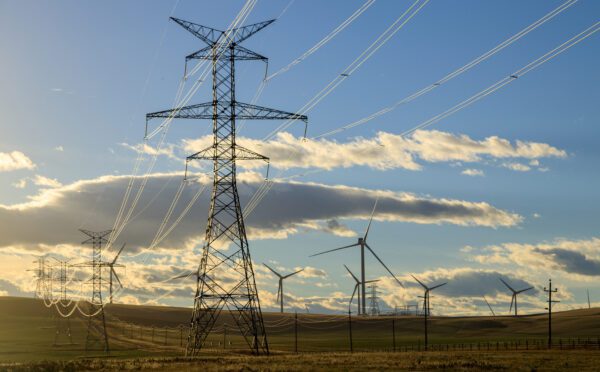 Une vague d’initiatives : les changements à surveiller dans la politique énergétique et électrique de l’Alberta en 2024