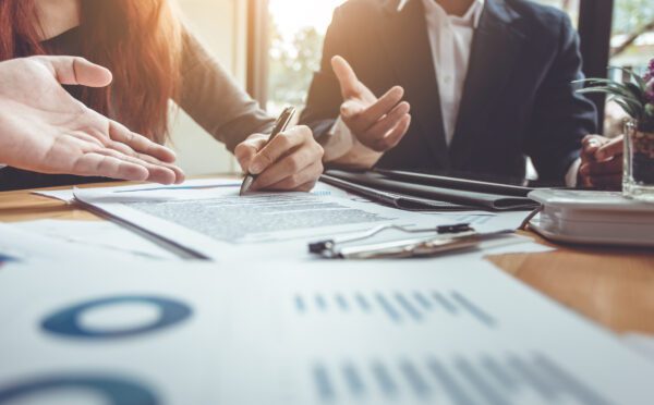 Le Tribunal des marchés financiers de l’Ontario précise les facteurs relatifs à un placement privé dans le contexte d’une offre publique d’achat non sollicitée dans Aimia