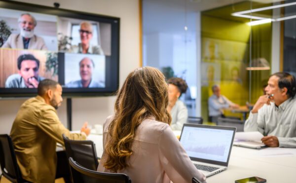 L’évolution des milieux de travail : quatre ans après le début de la COVID-19
