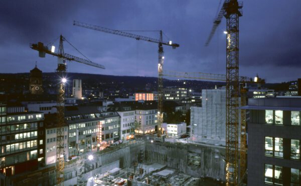 Completion of contract refers to work performance: not state of accounts