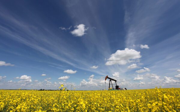 Canada and Alberta sign draft cooperation agreement on impact assessment after historic MOU