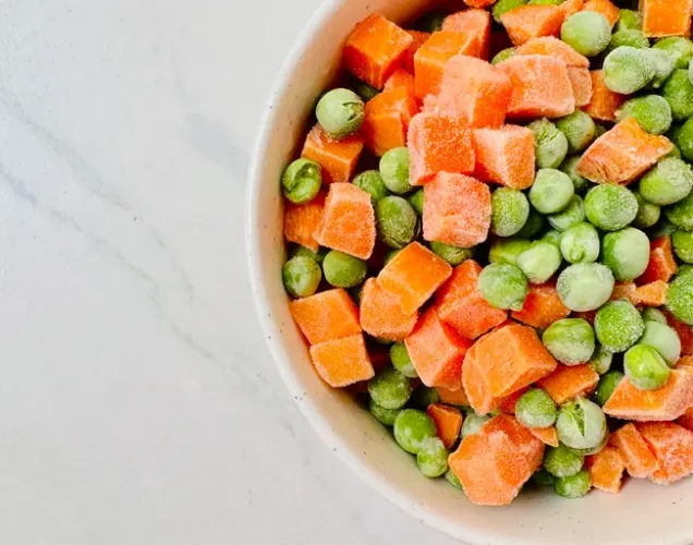 Le Canada lance une enquête de sauvegarde sur les importations de légumes congelés et en conserve, et annonce qu’il pourrait en lancer une sur les meubles et revêtements de sol en bois