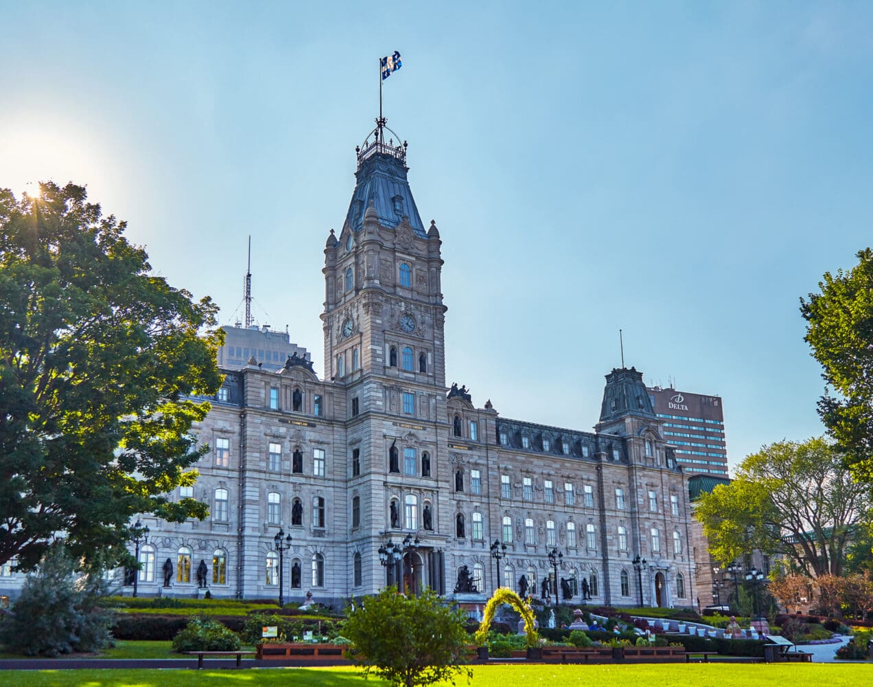 Élargissement du vote par correspondance au Québec : de la contestation judiciaire réussie à la modification de la Loi électorale
