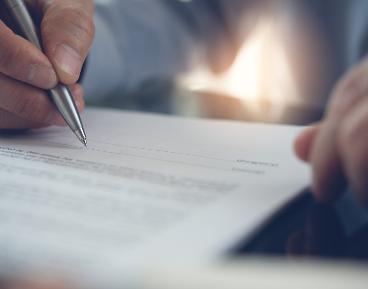 Ontario court distinguishes between plaintiff’s rights as an employee and as an option holder