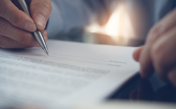 Ontario court distinguishes between plaintiff’s rights as an employee and as an option holder
